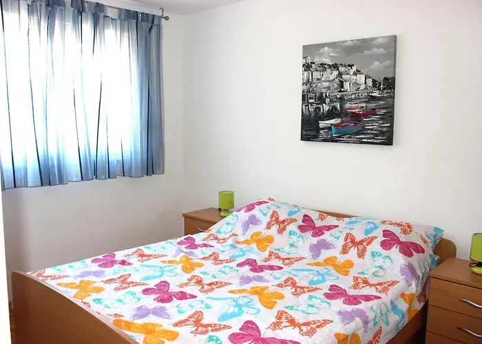 Lägenhet With Wifi - 13154